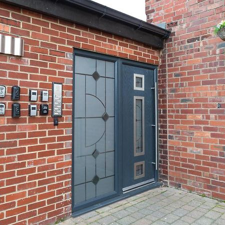 Modern Apartment Close To City Centre With Parking Leeds  Exterior photo