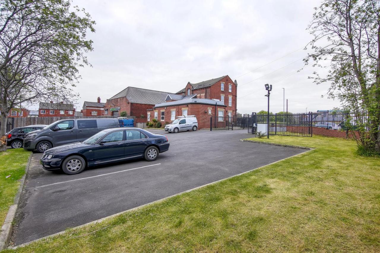Modern Apartment Close To City Centre With Parking Leeds  Exterior photo