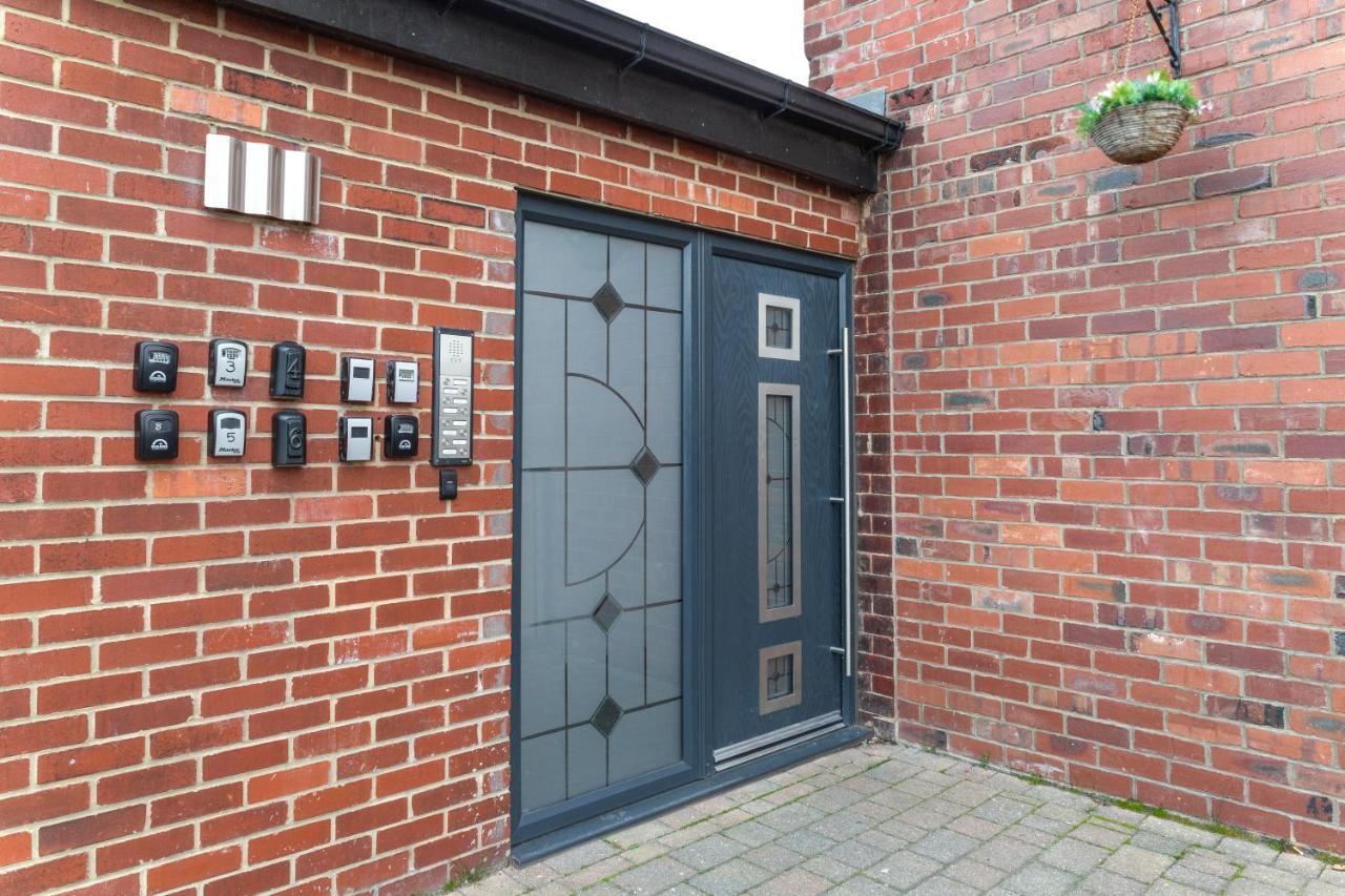 Modern Apartment Close To City Centre With Parking Leeds  Exterior photo